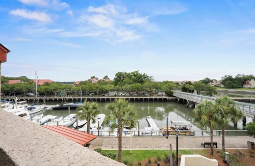 Shelter Cove Condo | Unique Lagoon-View Condo with Balcony & Spiral Staircase