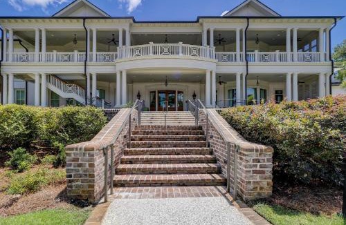 Harbour Town House | Updated Luxury King Bed Queen Fold Out Couch Beach Gear & Bike Rentals Included