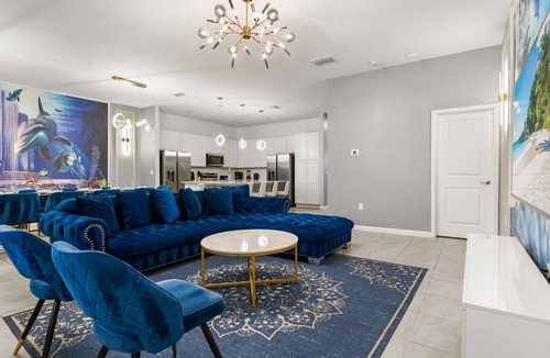 Kissimmee House | Upstay Bella Vida Retreat w Pool, Cinema and Games