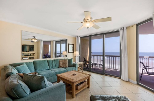 Folly Beach Condo | 130 m² Condo ∙ 3 bedrooms ∙ 8 guests
