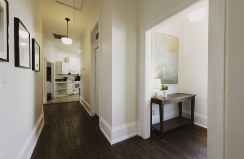 Thomas Square House | Victorian District Duplex ★ 2 APTS & 6 BDRS ★ Just 2 blocks to Forsyth Park!