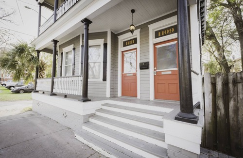 Savannah Victorian District House | Victorian District Gem ★ Walk to Forsyth Park, popular local eateries, & shops!