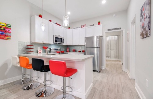 Seventh Ward House | Vieux Carre’- Brand new 3BR/2.5B Balcony & Parking