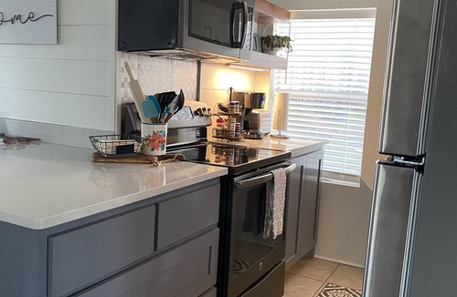 Hot Springs Cottage | Vintage Lake Front Cottage, thoughtful updates, cleaned and cared for by owner