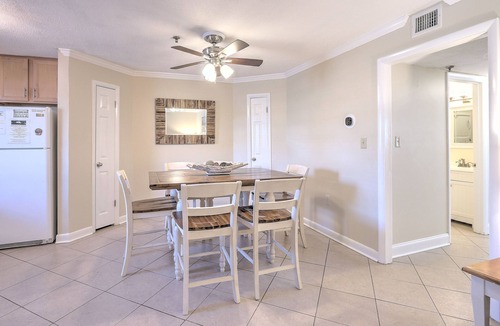 Palmetto Dunes Condo | Walk to beach, indoor/outdoor pools, washer/dryer