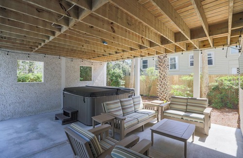 North Forest Beach House | Walk to beach-8BR w/private pool-Sleeps 24-Ideal for groups and multi-families