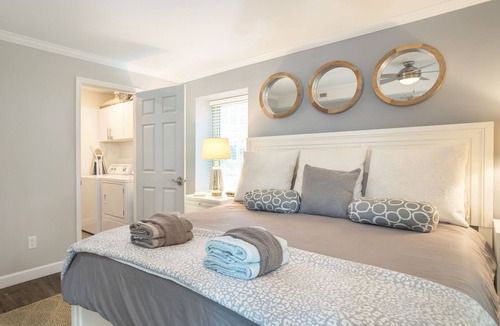 South Beach Condo | Walk to Beach/Walk to Salty Dog/2nd Row Ocean/Ground Floor/Stunning Sunsets
