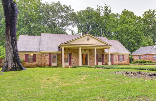 Whitehaven House | Walk to Graceland: Spacious Memphis Home!