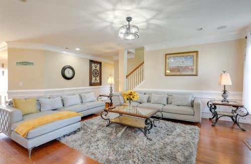 Summerville House | Walk to Wescott Golf, Pool Access! Pondfront Home