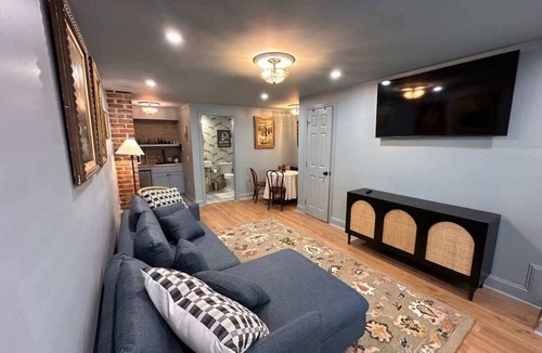Charleston Apartment | Walkable Gem Downtown Near King Street