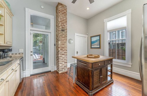 Historic Downtown Savannah House | Walkable, Stunning Historic Victorian/Private Heated Pool/Gated Parking