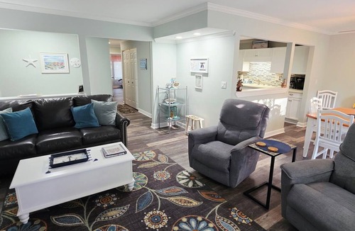 Shipyard Plantation Villa | Wanna get away to a great stay beach locker pool 8 min walk to beach in Shipyard