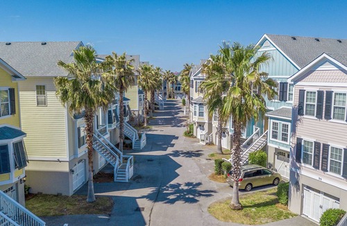Waters Edge House | Water's Edge 101 - 3BR/3BA Updated Townhome - Pool - Fishing Dock