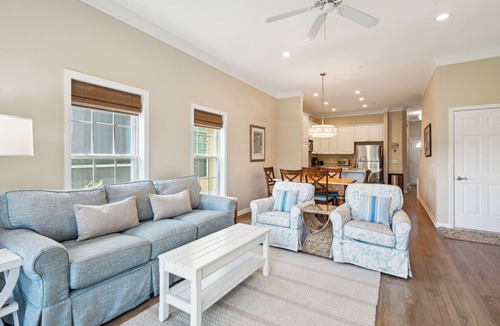 Waters Edge House | Water's Edge 83 - Comfy Cool - Pool - River Views - Close to Everything - Beautifully Updated