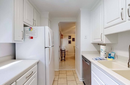 Twin Oaks House | Wild Dunes near beach home-Dining, Golf, Tennis- lagoon/golf view, sleeps 8!