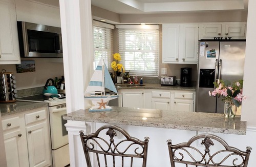 Shipyard Plantation Villa | Wildlife Watching! Lagoon & Golf view, beach gear included. Peaceful & Private!