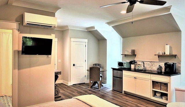 1 Bedroom Apartment in Olde Town Bluffton, SC.