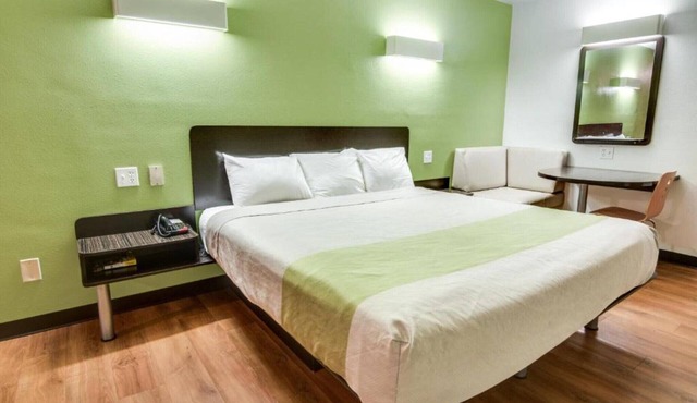 1 King Bed | Smoking, Kitchen, Sofa-Bed
