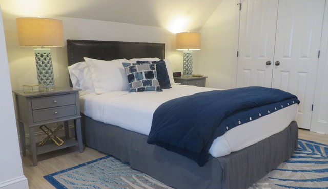 1 mile to Credit One Stadium: Daniel Island Furnished 1 Bed, 1 Bath Studio Apt