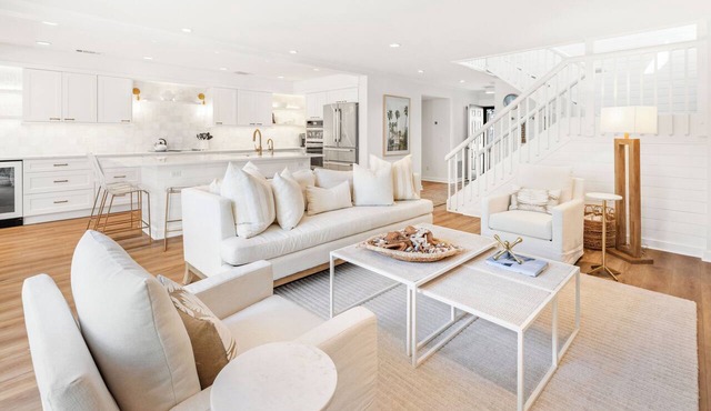 1409 South Beach Villa: BESTNEST by Beverly Serral - 50 YDS to Beach!