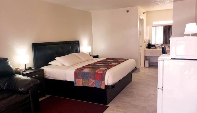 1st Floor Room Simple Rewards Inn"