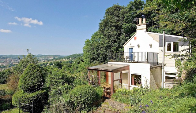 2 bedroom accommodation in Bath in Bath