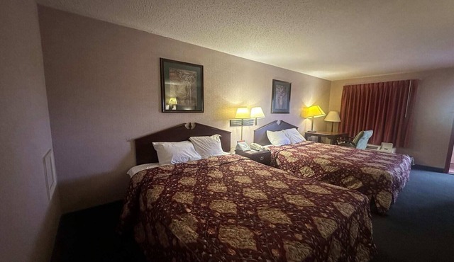 2 Full Beds|Non-Smoking in Macon