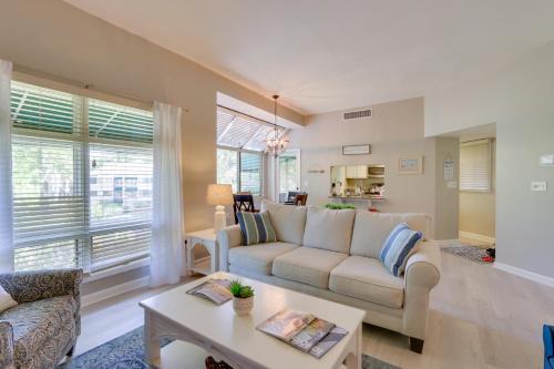 2 Mi to Beach: Condo w/Pool Access in Hilton Head