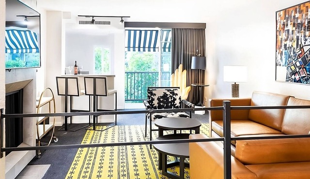 2 Modern Stays, Rooftop Lounge, Pool, Near Museums & Sunset Strip in West Hollywood