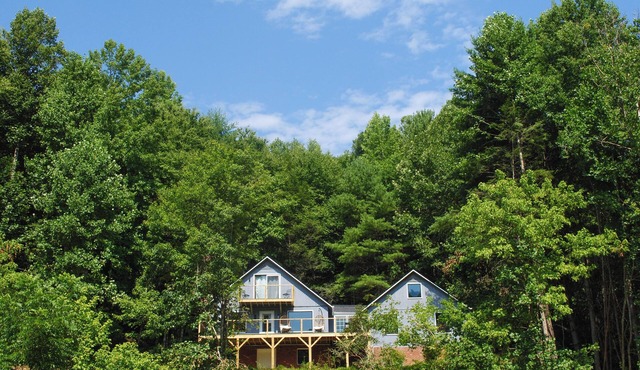 24 Private Acres: Trails/Hot Tub Near Blowing Rock in Lenoir