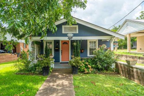 2BR Charming Cottage Mins From Oaklawn Race Track