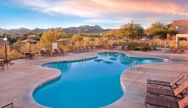 2br Unit- Golfing, Caving and a Music Hall! in Oro Valley