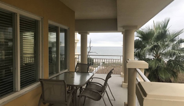3 bedroom,baths, Pool, Land Trans from Dock, 4 passenger golf cart included!