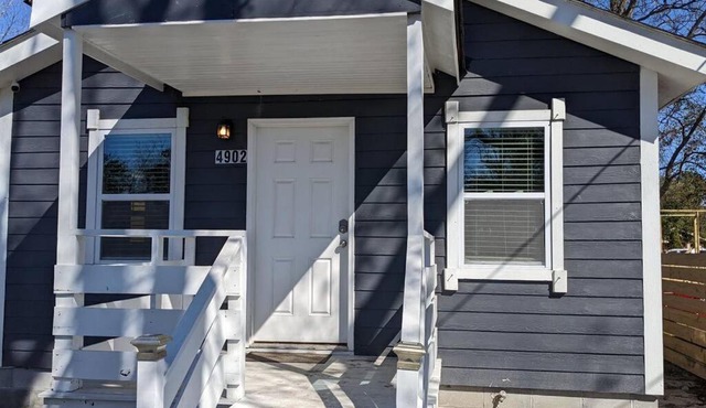 3 Bedroom Hardwood Palace of Charleston
