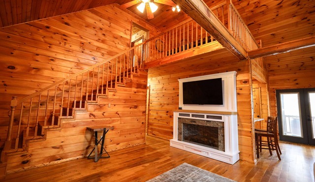 3 miles to the Buffalo River. High speed internet. Private! Great fire pit