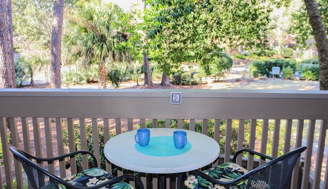 3 Min Walk to Beach & Marina-Free Bikes/Pool/Tennis