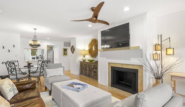 4513 Parkside Villa by Akers Ellis Rentals