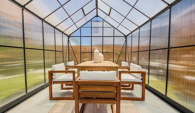 4BD LA Villa with Jacuzzi, Sauna, and Outdoor Blis in Los Angeles