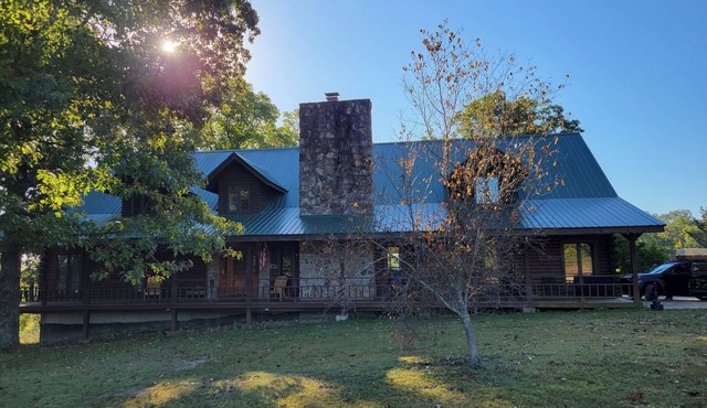 5-bedroom vacation home just 10 minutes from Buffalo River