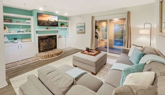 5 Min to Beach — King Beds