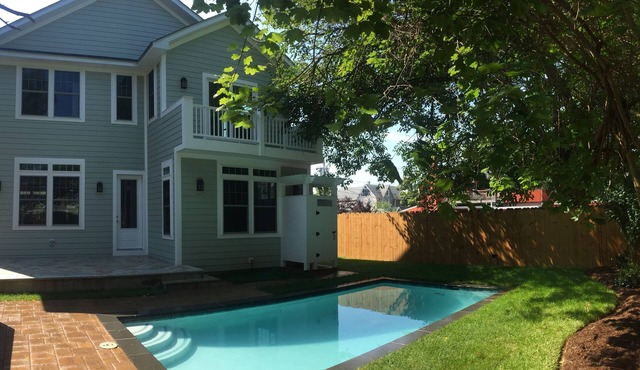 6 Bedrooms/Heated Pool in Rehoboth Beach