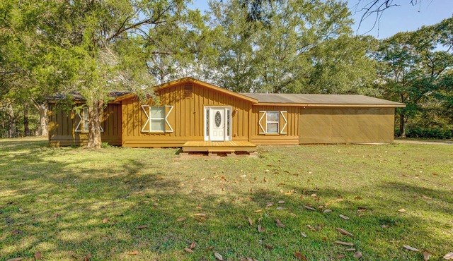 6 Mi to Main St Poplarville: Cabin w/Pasture View