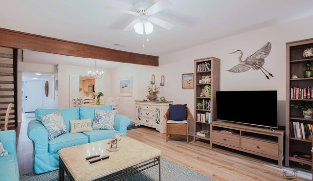 6 Sailmaster Commons - Updated 2 Bedroom Shipyard Condo