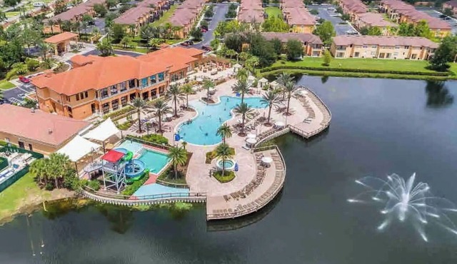 8 Minutes to Disney AMAZING Vacation House Private Heated HotTub Relaxing Resort
