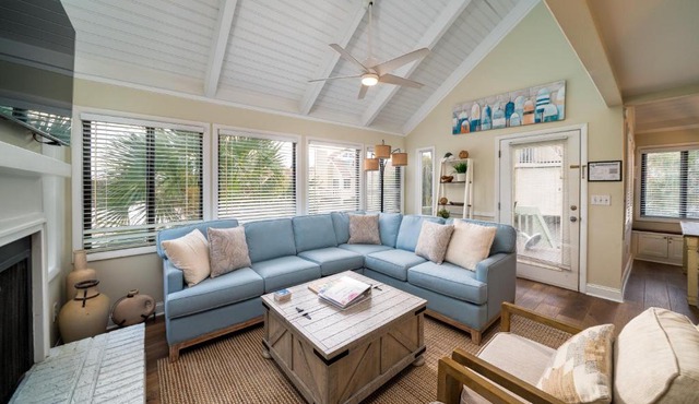 936 Sealoft Villa