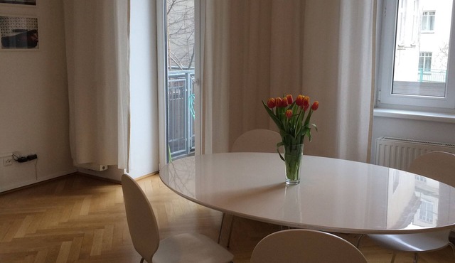 Absolute quiet location with balcony and still in a few minutes in the center in wien