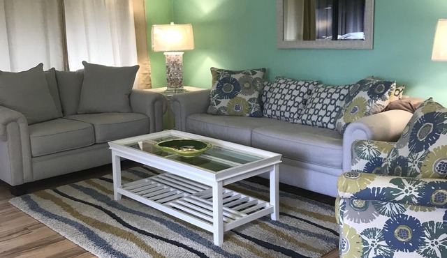 ADORABLE 2BR/2BA CONDO IN SAFE, QUIET RESORT SETTING in Diamondhead