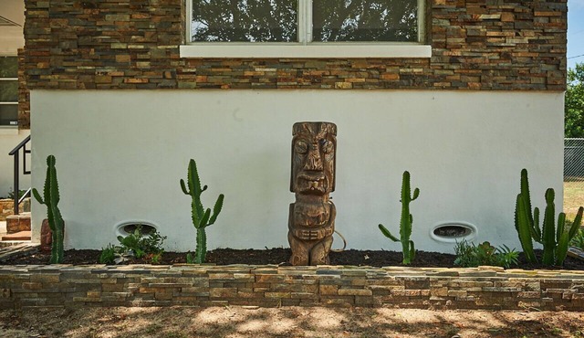 Atomic Tiki Modern Mid-Century Ranch House - 1950's in Tarpon Springs