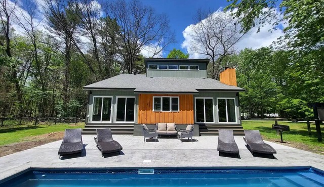 August Dates Open! Private Pool & Arcade in Queensbury