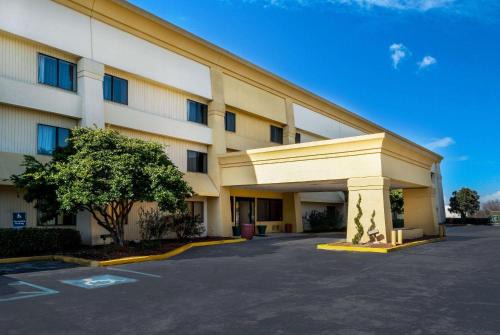 Baymont by Wyndham Meridian in Meridian